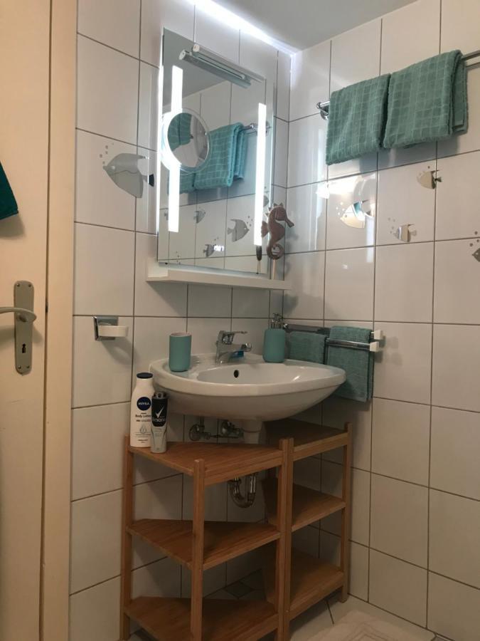 Nias Guesthouse Райнбек Екстериор снимка