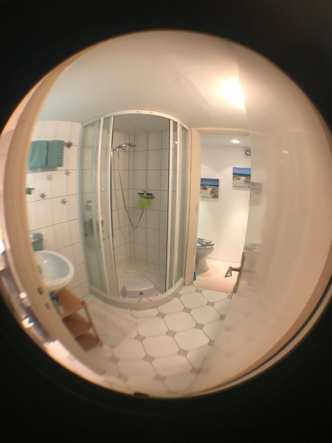 Nias Guesthouse Райнбек Екстериор снимка