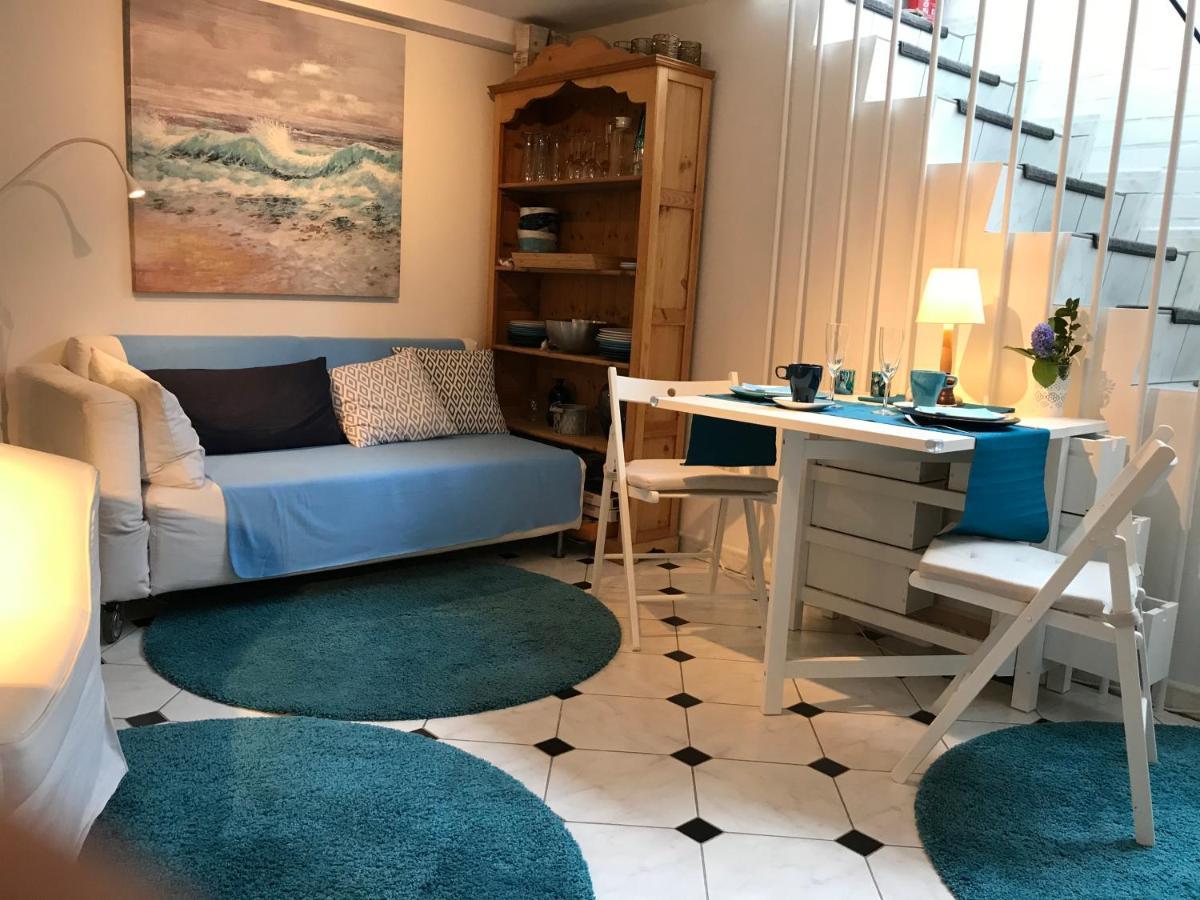 Nias Guesthouse Райнбек Екстериор снимка