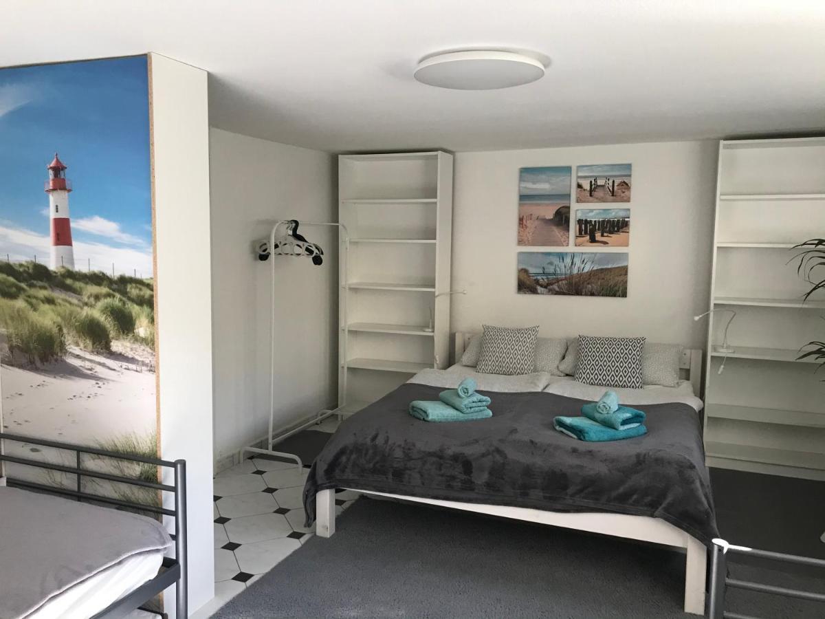 Nias Guesthouse Райнбек Екстериор снимка
