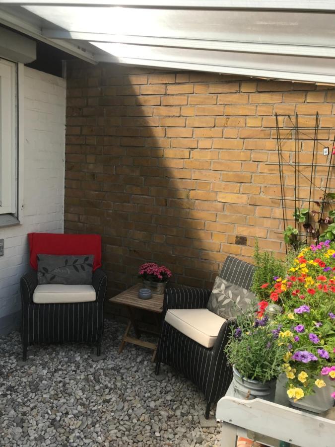 Nias Guesthouse Райнбек Екстериор снимка