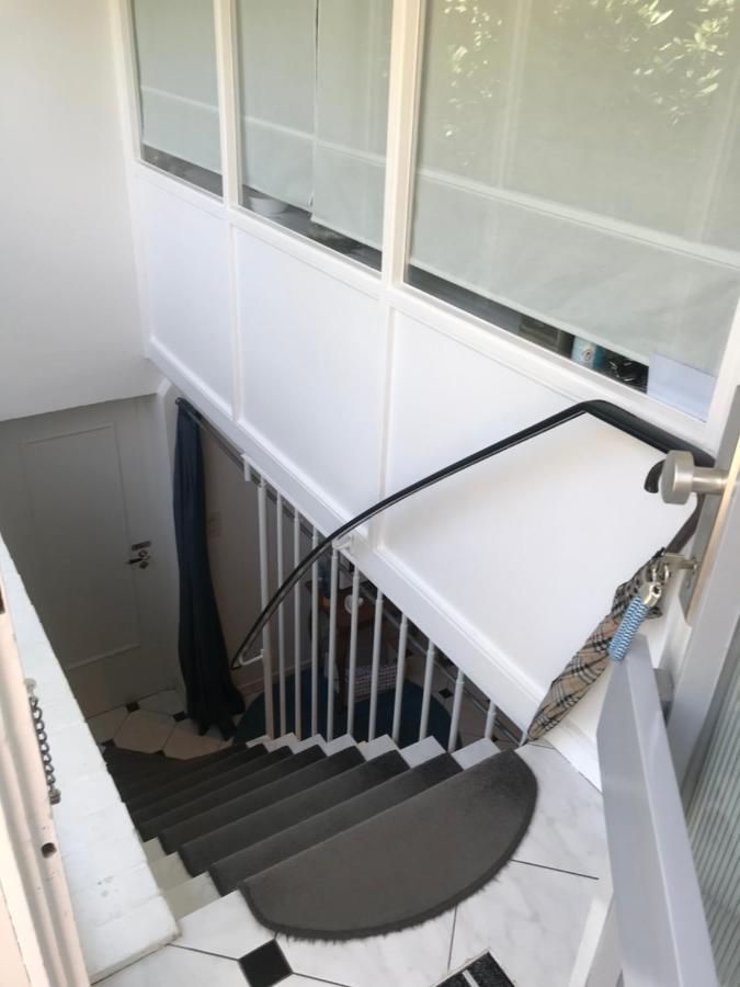 Nias Guesthouse Райнбек Екстериор снимка